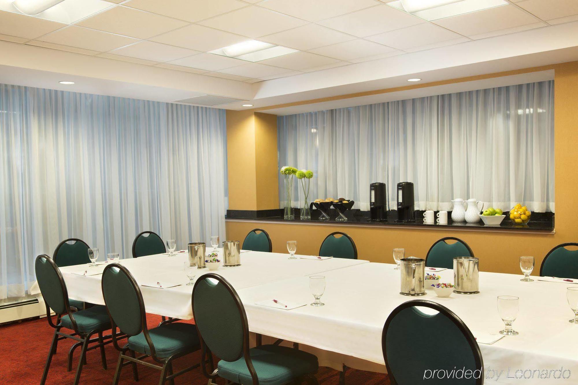 The Carleton Suite Hotel Оттава Экстерьер фото